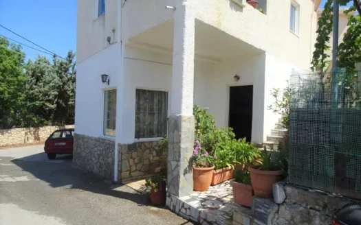 Plaka,ground floor apartment for long term rental on Crete