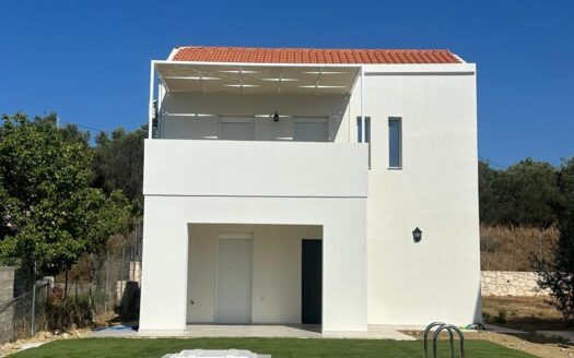 Georgioupolis. House for long term rental with pool