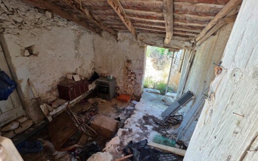 Plaka Apokoronas, a beautiful Sea View Plot with Traditional Buildings for Restoration