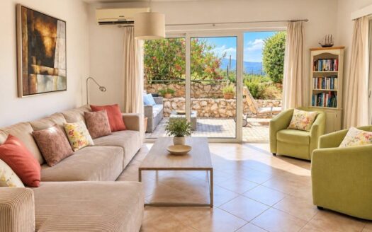 Plaka.Villa for sale in Crete