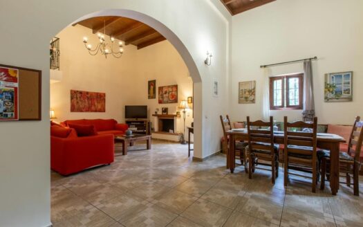 Douliana.Charming home for winter let on Crete